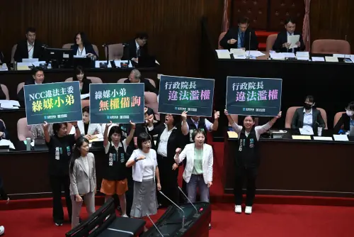 8席立委拚了！不滿翁柏宗進議場　黃國昌帶頭抗議杯葛卓榮泰報告
