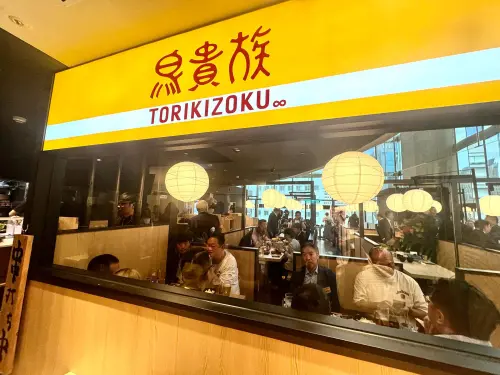 ▲鳥貴族高島屋店推出899元吃到飽活動（圖／記者鍾怡婷攝）