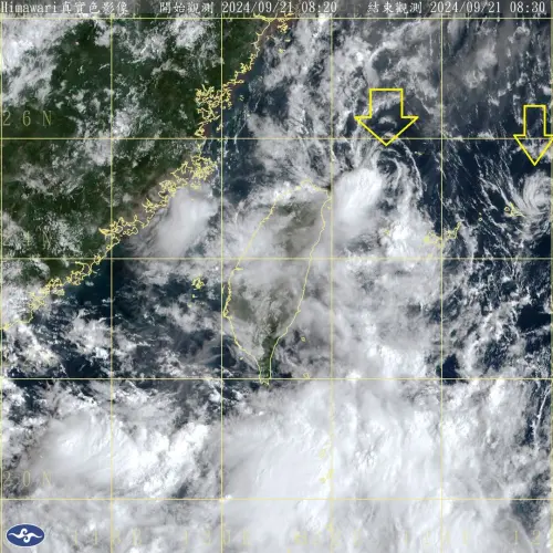 熱帶低壓緊貼台灣！鄭明典：恐有意外強對流出現　連3天雷雨轟炸
