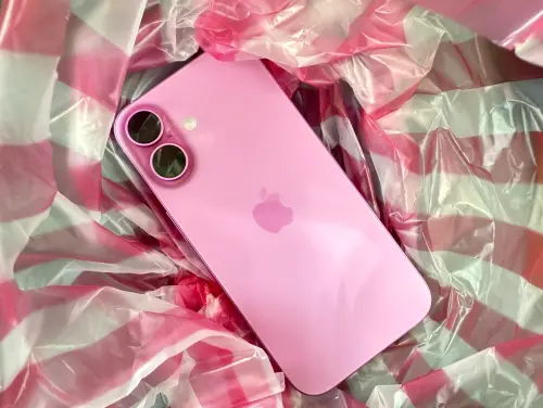 ▲iPhone 16 實機。（圖／記者周淑萍攝）