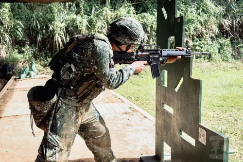 ▲一線部隊負擔繁重，各國也都有一線部隊缺員問題。（圖／翻攝自軍聞社）