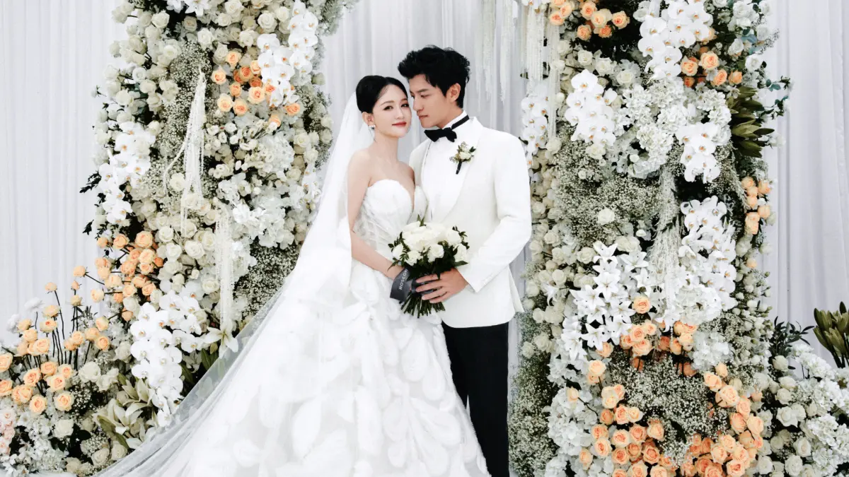 ▲今年47歲的陳喬恩（右）和馬來西亞老公Alan（左）結婚3年不想生孩，近日她在節目上坦言對育兒沒耐心，表示現在只想過得自在快樂。（圖／陳喬恩IG）