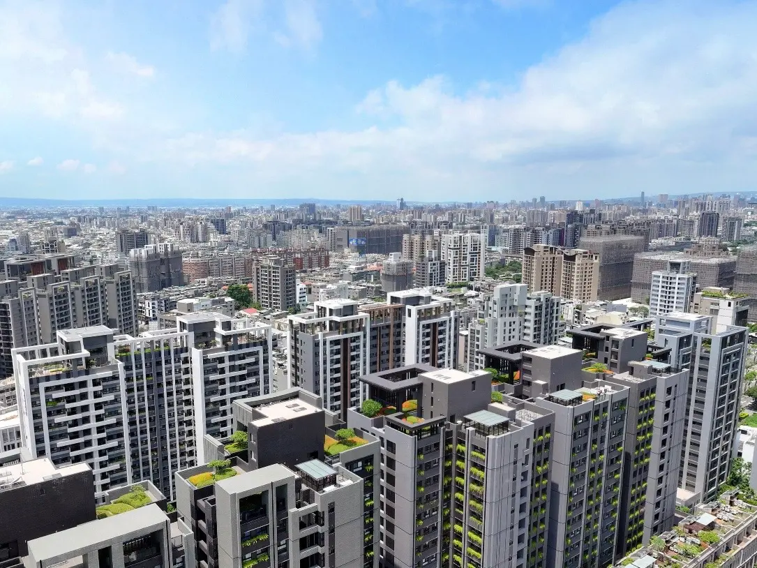 ▲廖國甫代書點出房市慘不忍睹的三大原因，以及解答現在限貸令、關稅戰等影響，是否還能買房。（圖／591新建案提供）