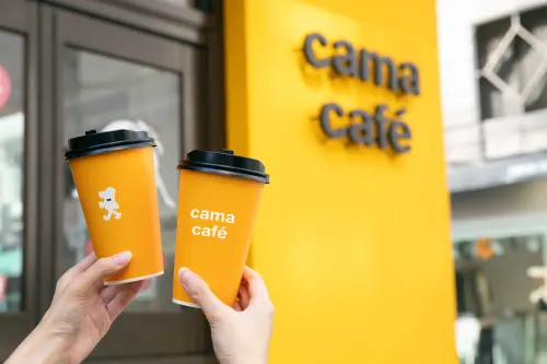 ▲cama café預告國際咖啡日「買6送1」可寄杯，十月新會員還有「買一送一」！（圖／cama café提供）