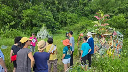 ▲信義房屋社區一家透過小旅行，深入高雄美濃，帶民眾感受農地藝術帶來的社造影響力。（圖／信義房屋提供）