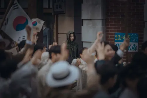 ▲▼韓韶禧沒死,1945年來到2024年。(圖/Netflix) ▲▼韓韶禧沒死,1945年來到2024年。(圖/Netflix)