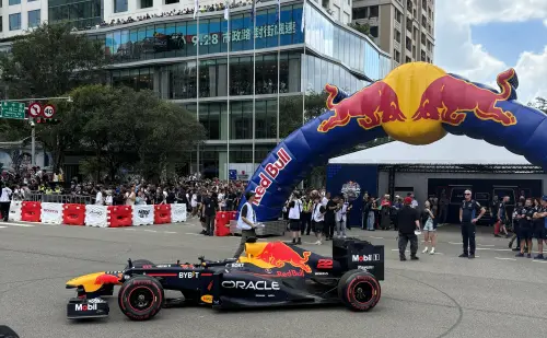 F1台中／角田裕毅催落去！V8引擎狂吼聲開炸七期　聲浪震到骨子裡
