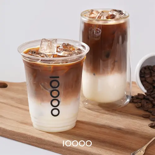 ▲Ten Thousand Coffee任選「1個可頌＋1杯飲品」現折30元。（圖／京站提供）