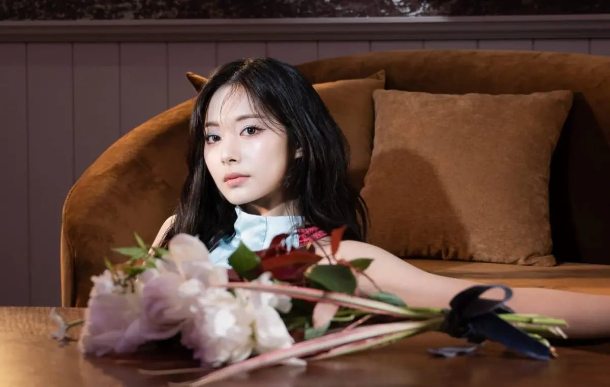 ▲Twice的台灣成員周子瑜在忙碌的工作之餘還抽空進修，跳過大學直接研讀心理學碩士，前後花費了一年多的時間，堅持求學的毅力讓不少粉絲震驚又佩服。（圖／周子瑜IG）