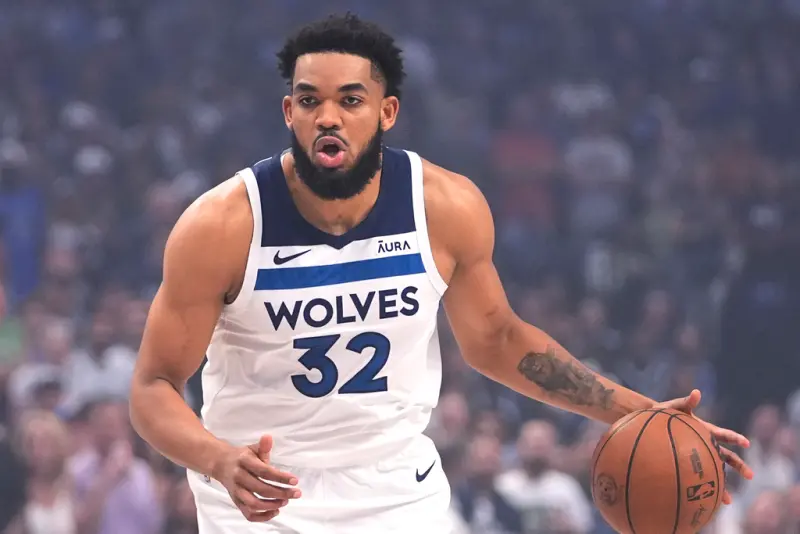 ▲紐約尼克在開季前1個月，發動交易換來明尼蘇達灰狼的Karl-Anthony Towns，堪稱本季最大筆交易，同時展現球團高層新賽季力拚總冠軍的決心。（圖／美聯社／達志影像）