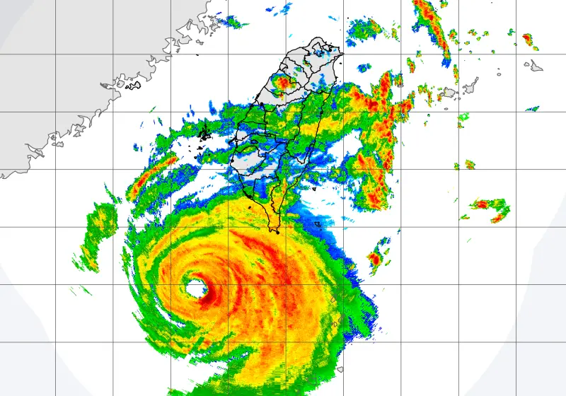 ▲強颱山陀兒仍在緩慢逼近台灣，根據日本預測，山陀兒颱風甚至出現極為罕見的「S型路徑」。（圖／中央氣象署）