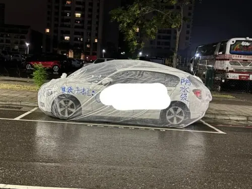 獨／颱風天「汽車防淹水神器」有用？達人搖頭：水過1高度都沒救
