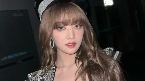 南韓大勢女團(G)I-DLE的泰國籍成員Minnie,日前受邀登上巴黎時裝週走秀,不過她在秀場上的妝容卻引起一面倒的差評,看得粉絲驚嚇不已,根本認不出。(圖/min.nicha IG) ▲MINNIE舞台魅力驚人,但曾因壓力過大診斷有憂鬱症、恐慌症傾向。(圖/min.nicha IG)