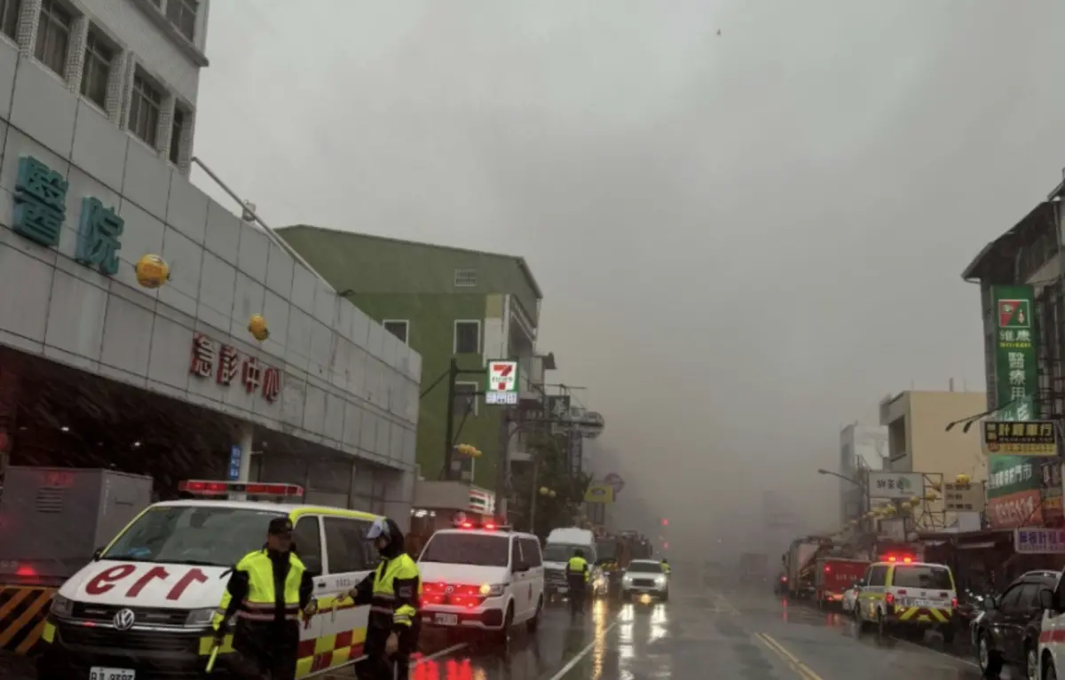 ▲屏東東港泰安醫院今傳出火警，截至目前為止，已造成9死。（圖／翻攝畫面）