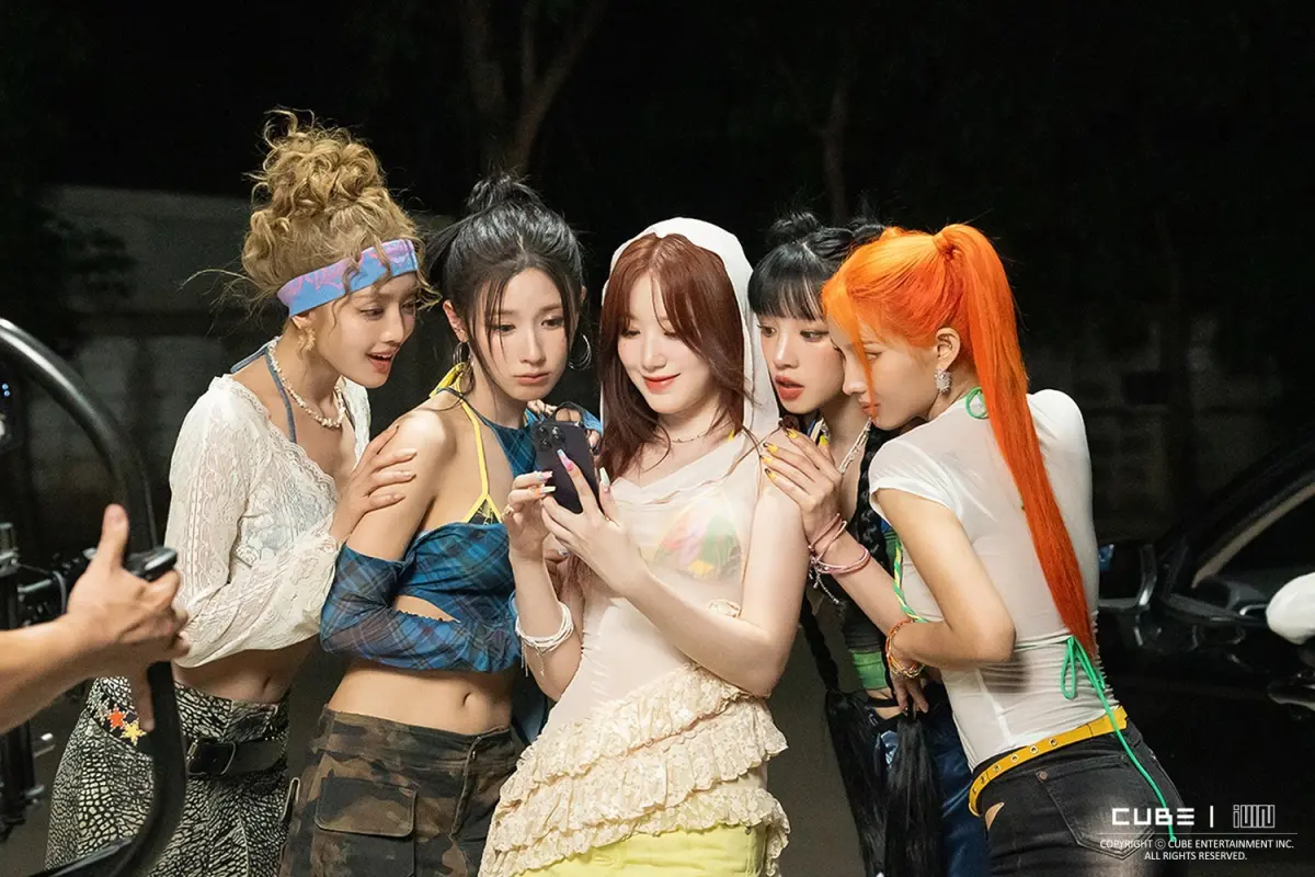 ▲(G)I-DLE成員陸續抵台，但颱風天哪也去不了，Minnie、小娟正在一一更新IG美照。（圖／Minnie IG）