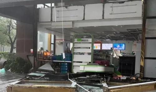 7-11店員合力對抗山陀兒!頂門下秒遭吹飛 OPEN將又逃家被她救回
