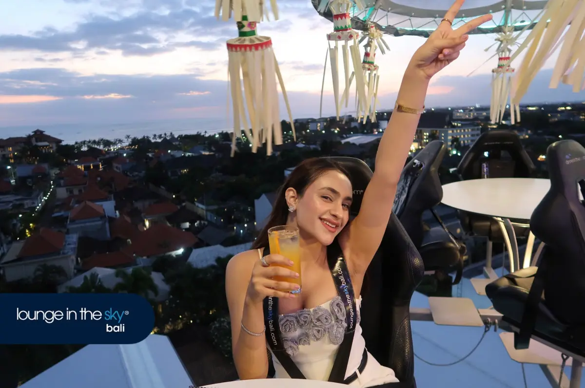 ▲印尼峇里島名列 Google旅遊搜尋趨勢世界第一。圖為峇里島唯一的「空中餐廳」Lounge in the Sky。（圖／Klook提供）
