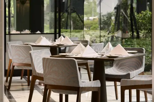台北萬豪酒店內被譽為台北最美Semi-Buffet「Garden Kitchen」,擁有玻璃屋花園美景。(圖/取自台北萬豪臉書) ▲台北萬豪酒店內被譽為台北最美Semi-Buffet「Garden Kitchen」,擁有玻璃屋花園美景。(圖/取自台北萬豪臉書)