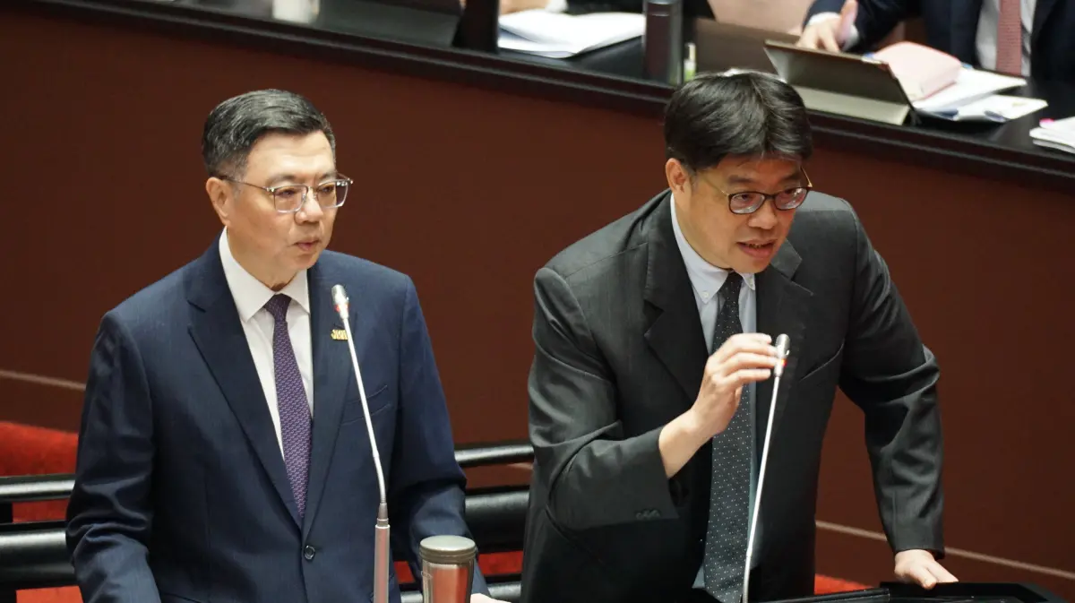 ▲羅明才不認識邱垂正（圖右）。（圖／記者呂炯昌攝，2024.10.04）