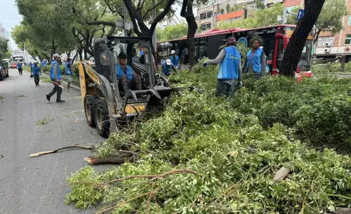 影／今援高雄、明助基隆　盧秀燕：哪裡有需要、台中隊就在哪裡
