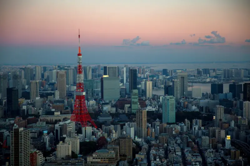 ▲日本東京都議會，4日正式通過全日本首個防範奧客的「防止顧客騷擾條例」，預計2025年4月正式實施。示意圖。（圖／美聯社／達志影像）