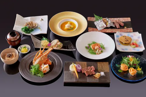 JR東日本大飯店台北「HAYASE鐵板燒」推出特選午餐套餐,內容除了日本和牛、伊勢龍蝦外,以當季旬魚及日本東北的特色醬料進行搭配,餐價2,480元+10%。(圖/JR東日本大飯店台北提供) ▲JR東日本大飯店台北「HAYASE鐵板燒」推出特選午餐套餐,內容除了日本和牛、伊勢龍蝦外,以當季旬魚及日本東北的特色醬料進行搭配,餐價2,480元+10%。(圖/JR東日本大飯店台北提供)
