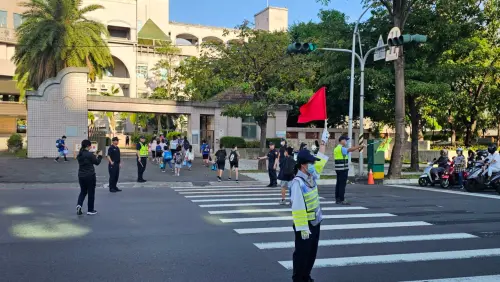 保障風災後交通與學童安全　高市投入逾300名警力護童
