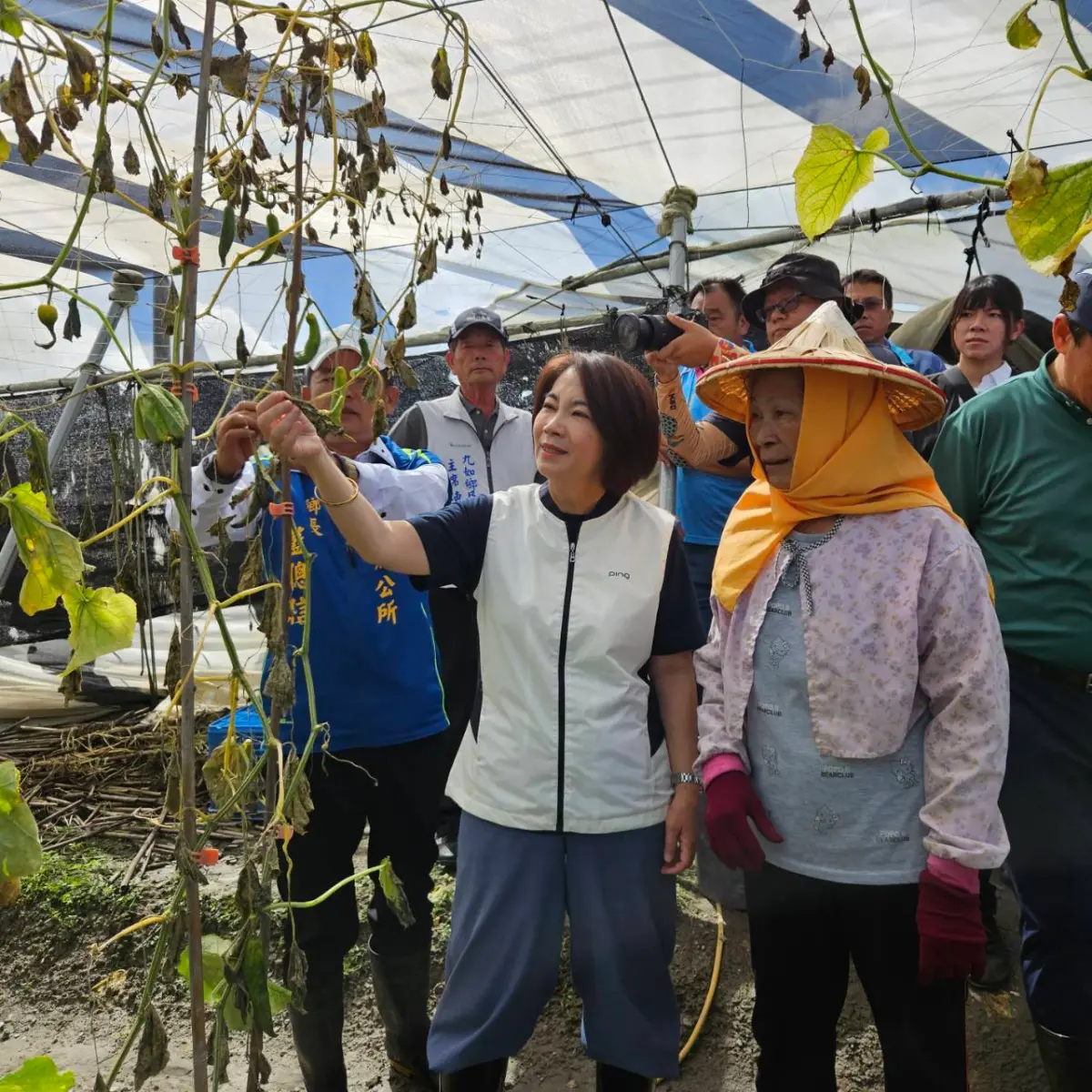 ▲山陀兒颱風肆虐屏東，周春米前往里港、九如等地的農損狀況，並允諾簡化且不需實地勘查，加速救助申請進程。（圖／屏東縣府提供）