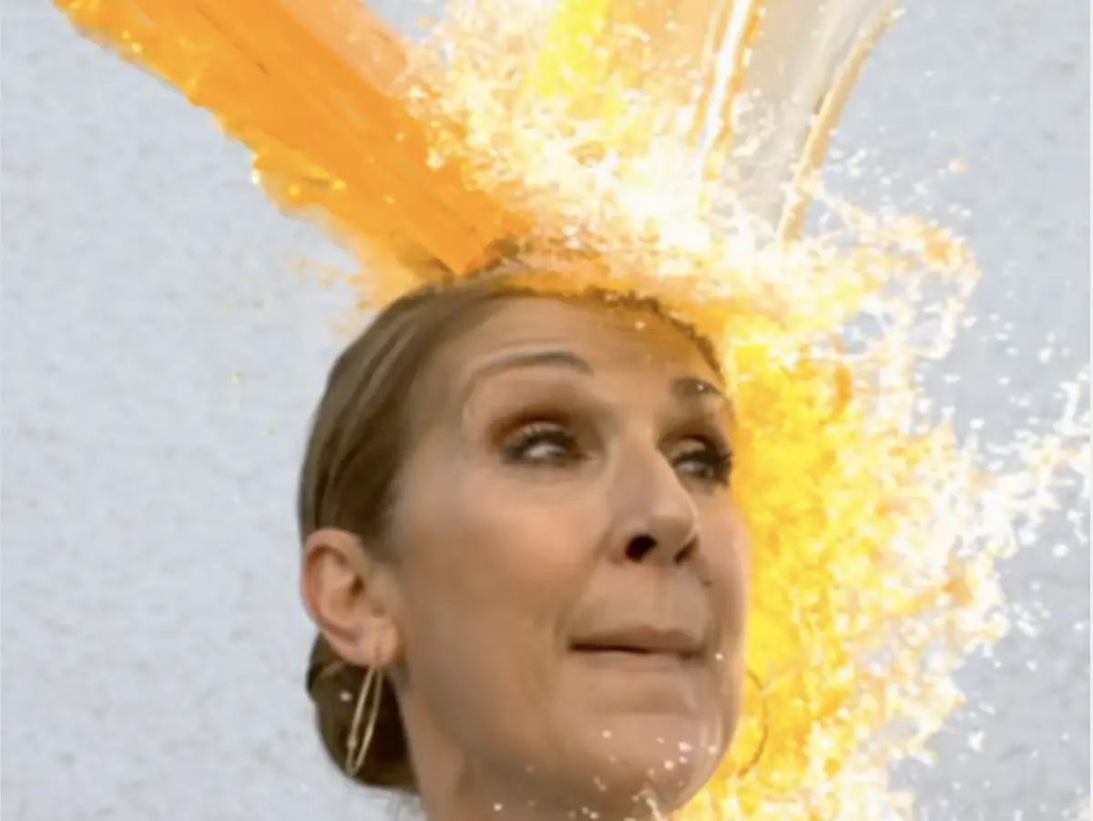 ▲席琳狄翁為美式足球比賽體驗了「洗開特力澡」的傳統，繼巴黎奧運開幕後，再度為運動賽事亮相。（圖／摘自IG）