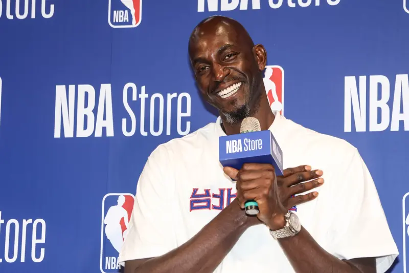 ▲NBA 75大球星之一的「狼王」Kevin Garnett 閃電來台舉辦活動，他在受訪時分享自己對於本屆美國男籃的看法，同時也說自己很喜歡老東家明尼蘇達灰狼隊的新門面「蟻人」Anthony Edwards。（圖／記者朱永強攝）