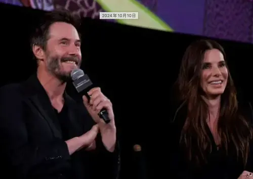 ▲基努李維(左)與珊卓布拉克在《捍衛戰警》30週年特映活動上重逢。(圖/摘自Beyond Fest IG) ▲基努李維(左)與珊卓布拉克在《捍衛戰警》30週年活動上重逢,網友大讚兩人都沒有變得太老,也對他們將再合作新片興奮不已。(圖/摘自Beyond Fest IG)