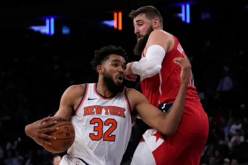 ▲其中本場Karl-Anthony Towns表現不佳成為戰犯,美媒《CBS Sports》更直言,「Towns打出他到尼克後最糟糕表現。」(圖/美聯社/達志影像) ▲其中本場Karl-Anthony Towns表現不佳成為戰犯,美媒《CBS Sports》更直言,「Towns打出他到尼克後最糟糕表現。」(圖/美聯社/達志影像)