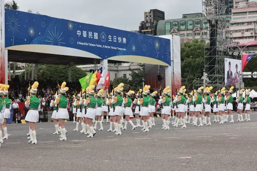 ▲北一女中樂儀旗隊國慶演出。（圖／記者葉政勳攝影）