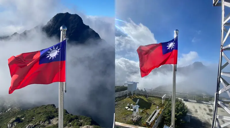 ▲今天雙十國慶日，玉山氣象站在門前升起「全台最高的國旗」，絕美畫面令人感動。（圖／玉山氣象站提供）