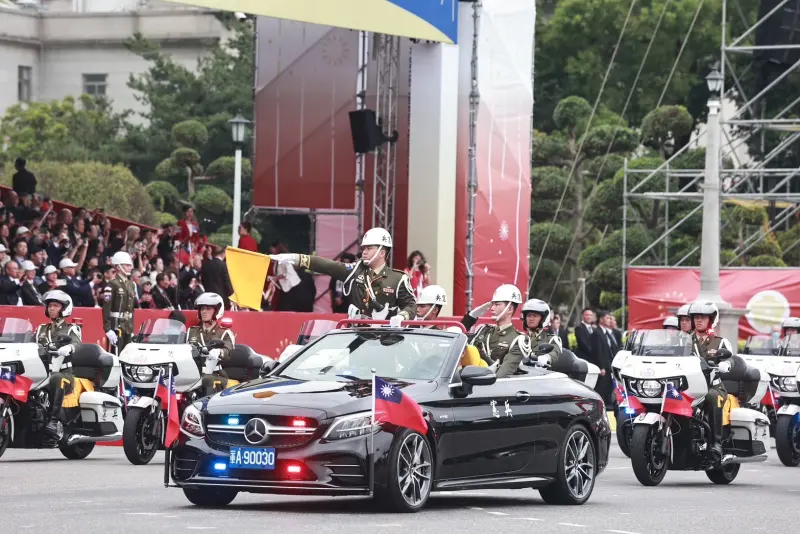 ▲過往被視為國慶固定班底的憲兵快反連（俗稱憲兵機車連）沉寂1年，昨（10）重返國慶大會，在總統府前展現颯爽英姿。（圖／記者葉政勳攝）