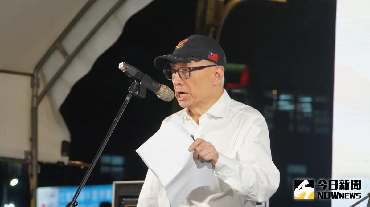 ▲聯電創辦人曹興誠稱傅崐萁與投共幫在立院胡作非為，呼籲國人應罷免中共黑手。（圖／記者呂炯昌攝）