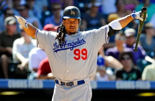 ▲MLB美國職棒國聯冠軍戰將在明(14)日點燃戰火,比賽將在道奇主場舉行,道奇球團也特別邀請台灣球迷相當熟悉的曼尼Manny Ramirez,擔任開球嘉賓。(圖/美聯社/達志影像) ▲MLB美國職棒國聯冠軍戰將在明(14)日點燃戰火,比賽將在道奇主場舉行,道奇球團也特別邀請台灣球迷相當熟悉的曼尼Manny Ramirez,擔任開球嘉賓。(圖/美聯社/達志影像)