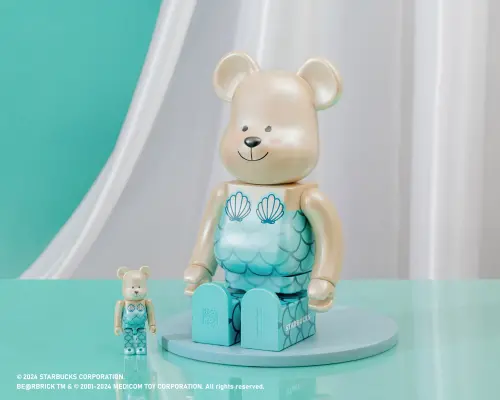 ▲星巴克2024金星專屬耶誕派對開搶「1000%BE@RBRICK + STARBUCKS人魚小熊」。（圖／星巴克提供）