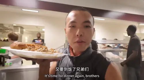 美國流浪漢過超爽!住電梯公寓「三餐免費」 眾眼紅了:吃比我好