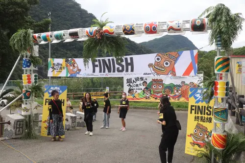 ▲此次活動在徐超斌醫師的故鄉—土坂部落為終點，透過雙腳體驗10公里的路程，用愛一起為部落發電，實地感受部落們的求醫若渴。（圖/NOWnews攝）