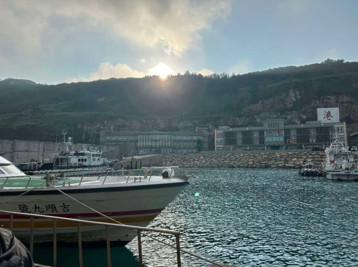 ▲航港局宣布，綠島海運航線將自明日中午後停航至23日、蘭嶼海運航線22日及23日停航。（圖／讀者提供）