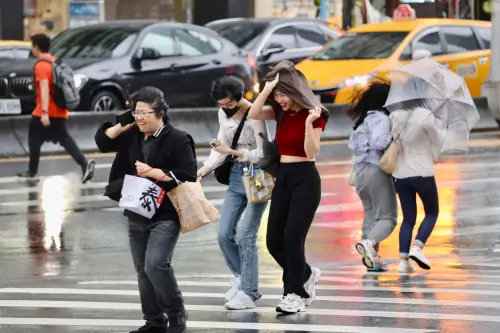 潭美颱風遠離！氣象署11:00解除「劇烈豪雨作業」　東部仍有暴雨
