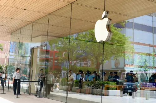 蘋果首款「Pro」命名 iPhone 入列過時產品　再兩年就沒得修！
