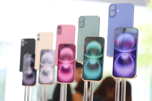 ▲蘋果信義店、信義A13 Apple直營店開賣iPhone 16。（圖／NOWnews攝影中心，2024.09.20）