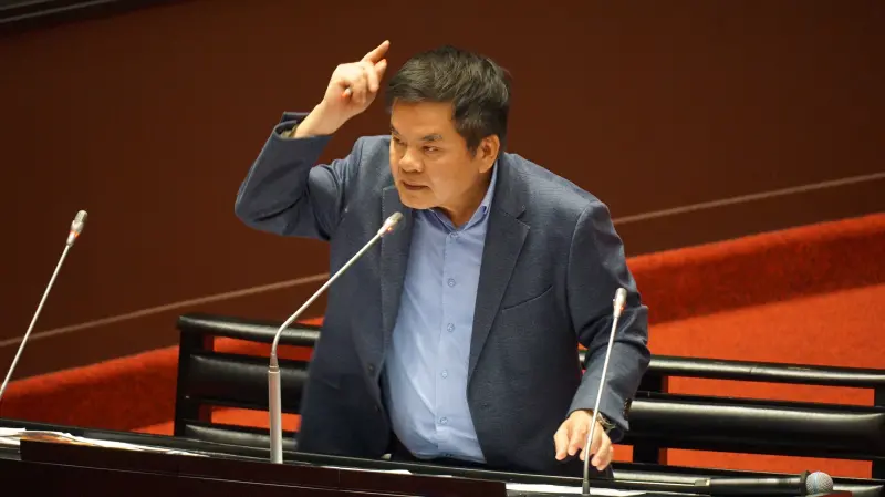 ▲莊瑞雄稱台灣運彩賠率太低無誘因,應比照地下球版,增加銷售挹注運動發展基金。(圖/記者呂炯昌攝,2024.10.15)