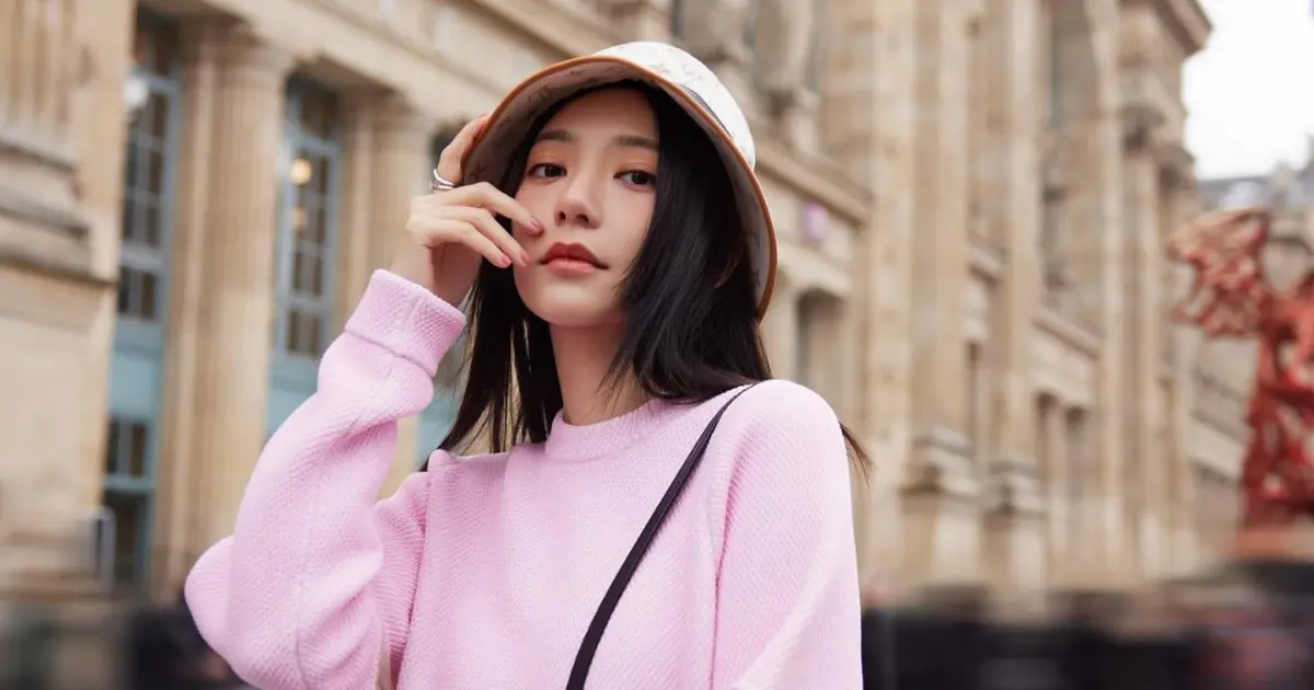 ▲郭雪芙傳出新戀情，和外國人臉孔的男友約會被拍到，兩人十指緊扣看起來非常甜蜜。（圖／郭雪芙臉書）