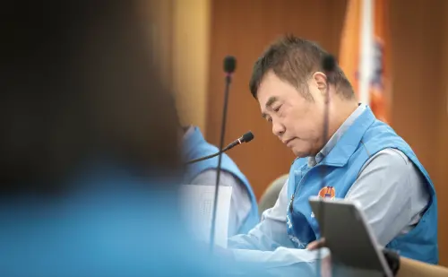 鍾東錦道歉文高度不凡?百萬網紅戲稱「苗栗國王」:讓人雞皮疙瘩