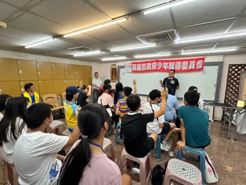 遠方稍來的手寫信 陪伴少年因他們的陪伴穩健地往正道前進