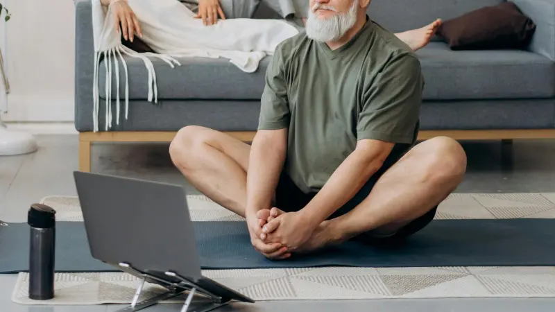 ▲根據台灣眼科醫學會資料顯示，老年性黃斑部病變是50歲以上民眾失明的主因，台灣約有24萬人受影響，每10位65歲以上熟齡族就有1人有此狀況。（圖／翻攝pexels）