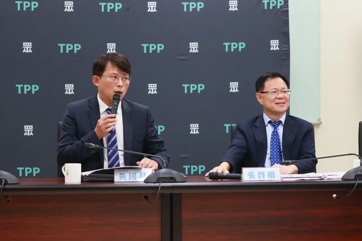 ▲民眾黨立院黨團總召黃國昌、立委張啓楷控訴台南地檢署「抓小放大、鋸箭起訴」。（圖／民眾黨團提供，2024.10.16）